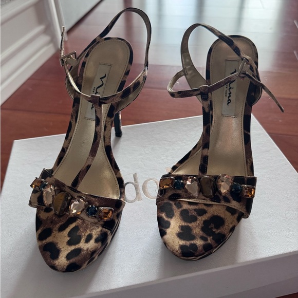 Shoes - Picture 5 of 7